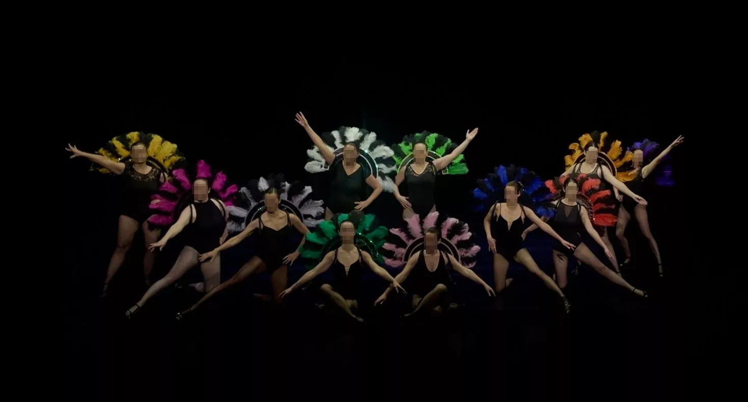 Spectacles (1) — vue 2 — tenue de danse cousue main
