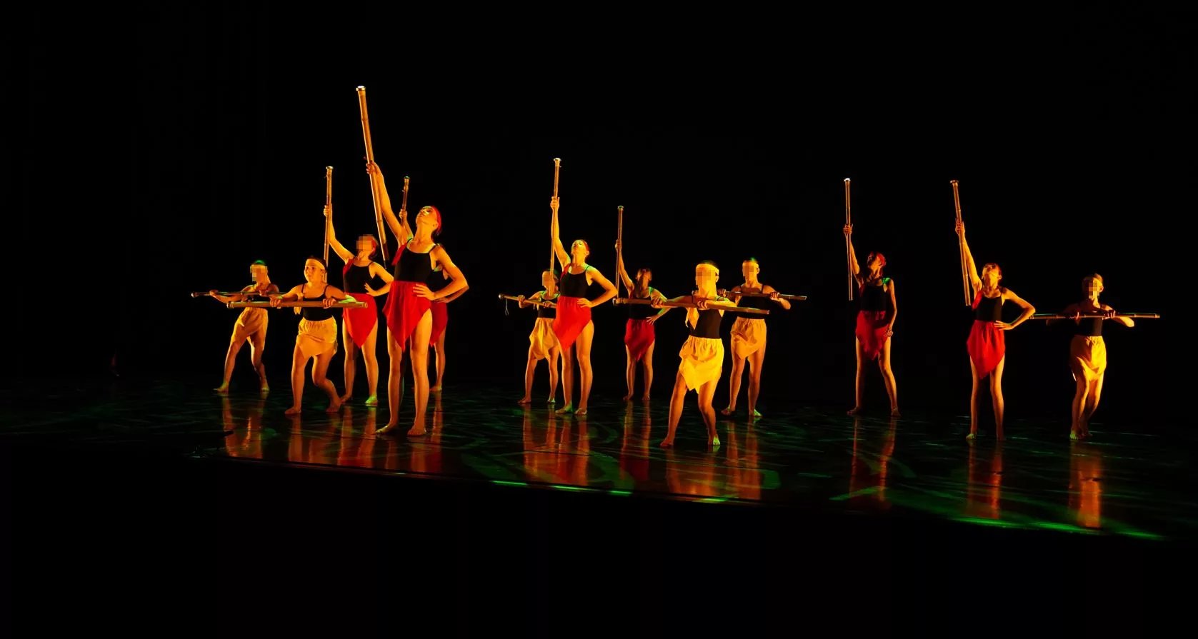 Spectacles (1) — vue 4 — tenue de danse cousue main