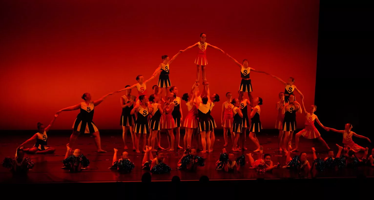 Spectacles (1) — vue 7 — tenue de danse cousue main