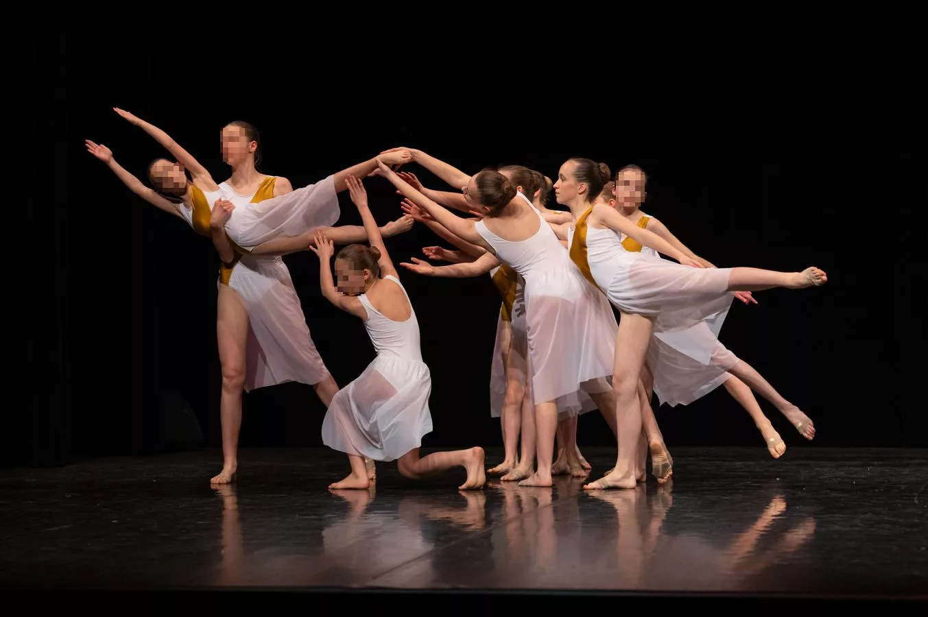 Spectacles (2) — vue 3 — tenue de danse cousue main