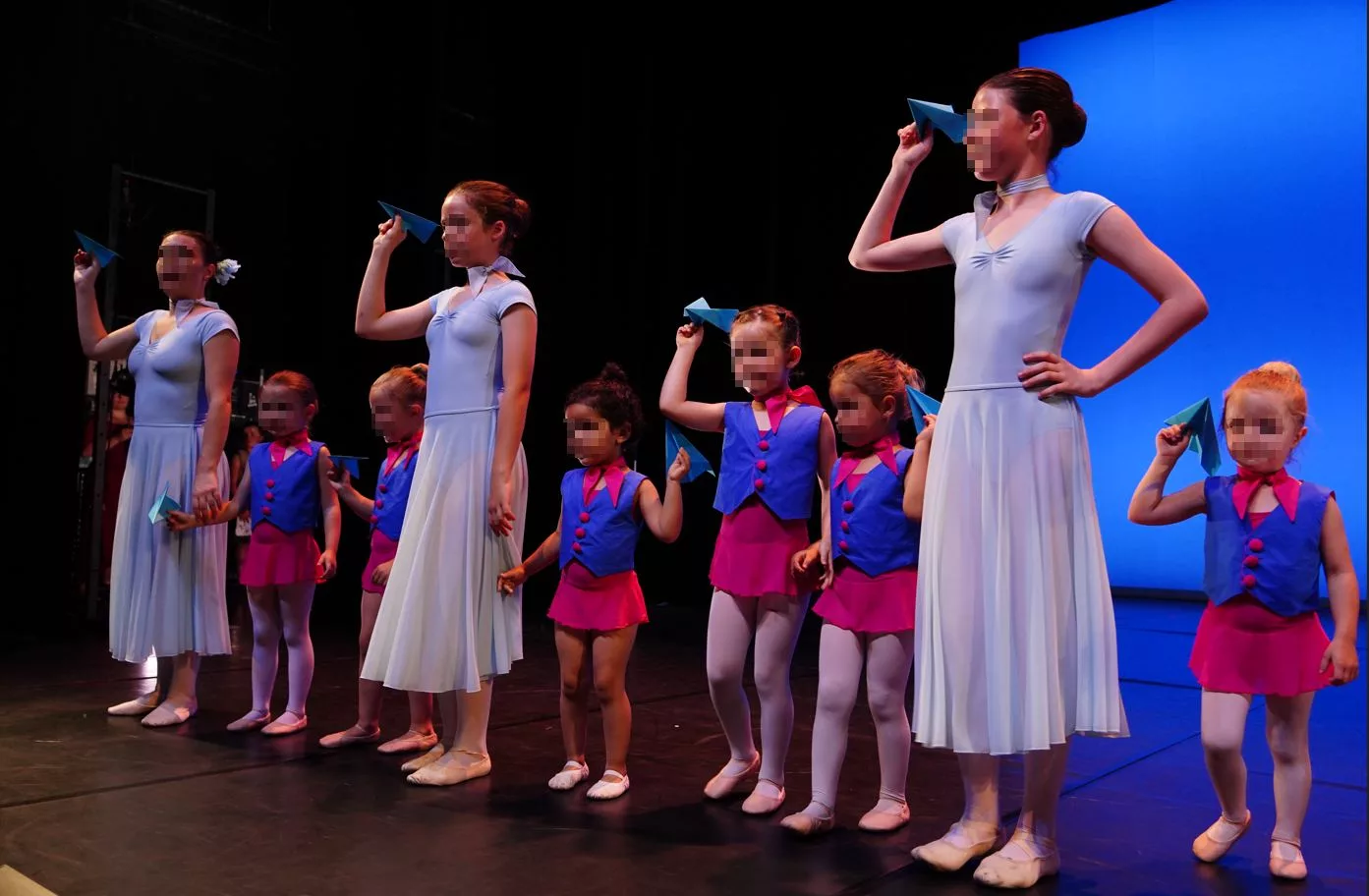 Spectacles (2) — vue 10 — tenue de danse cousue main