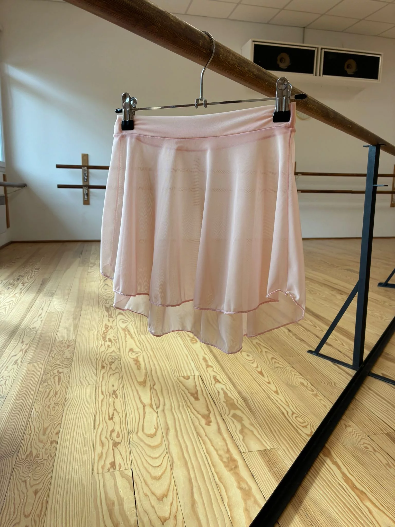Jupette Caresse — Rose pâle — tenue de danse cousue main